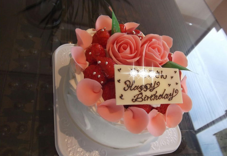 デザインケーキ　フラワーケーキ