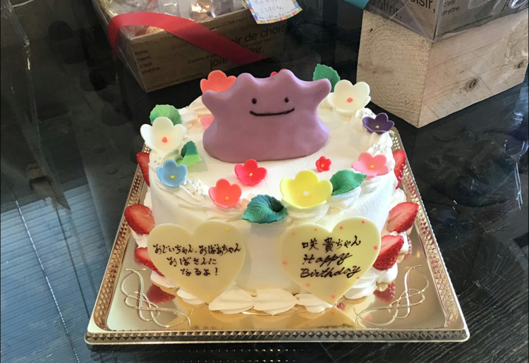 デザインケーキ　チョコ人形　チョコクラフト