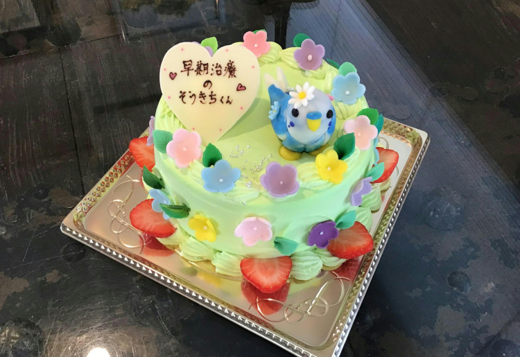 デザインケーキ　チョコ人形　チョコクラフト