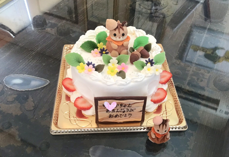 デザインケーキ　チョコ人形　チョコクラフト