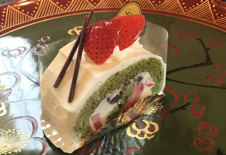抹茶苺大納言ロール