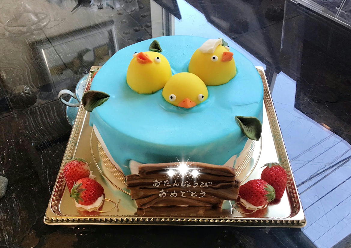 香川県ケーキ　高松市ケーキ　パティスリーグレースケーキ　チョコクラフトケーキ　チョコ人形ケーキ　鳥の神様ケーキ　おおとり様ケーキ　推し活ケーキ　 旅色ケーキ　ブランジスタケーキ